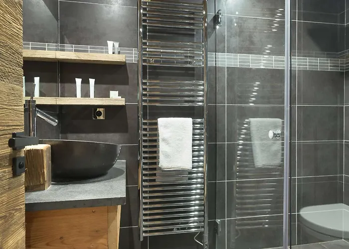 A 1850, 8 Personnes, Skis Aux Pieds, Sauna, Wifi - Fr-1-631-190 *